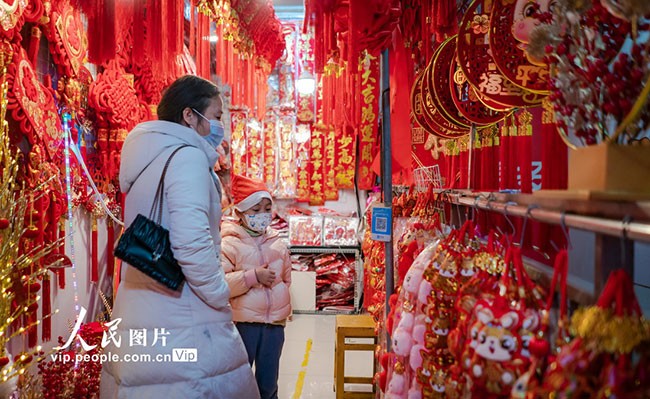 重庆：新年饰品销售火热