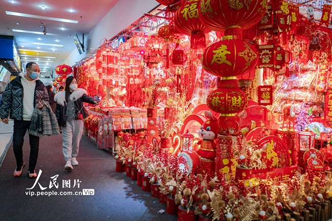 重庆：新年饰品销售火热